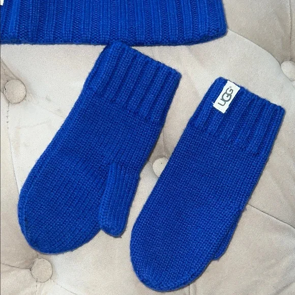 UGG Blue Ribbed Knit Winter Hat - Picture 3 of 4